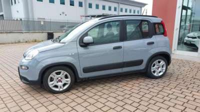 FIAT Panda Elettrica/Benzina 2022 usata, Italia