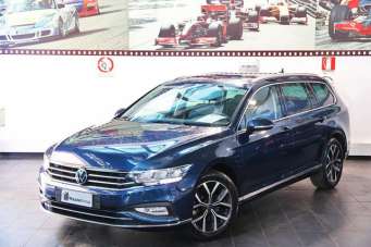 VOLKSWAGEN Passat Variant Diesel 2022 usata, Bologna