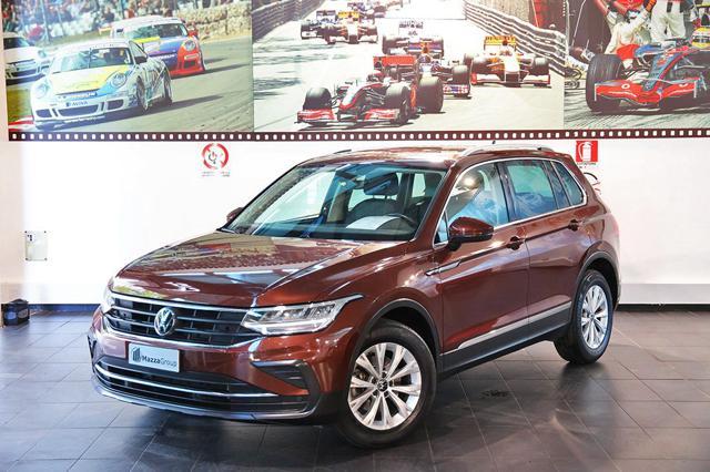 VOLKSWAGEN Tiguan Benzina 2023 usata, Bologna foto
