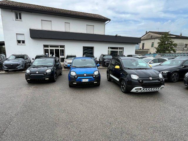 FIAT Panda Cross Elettrica/Benzina 2025 usata, Caserta foto