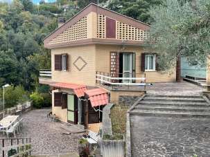 Vendita Eptavani, Poli