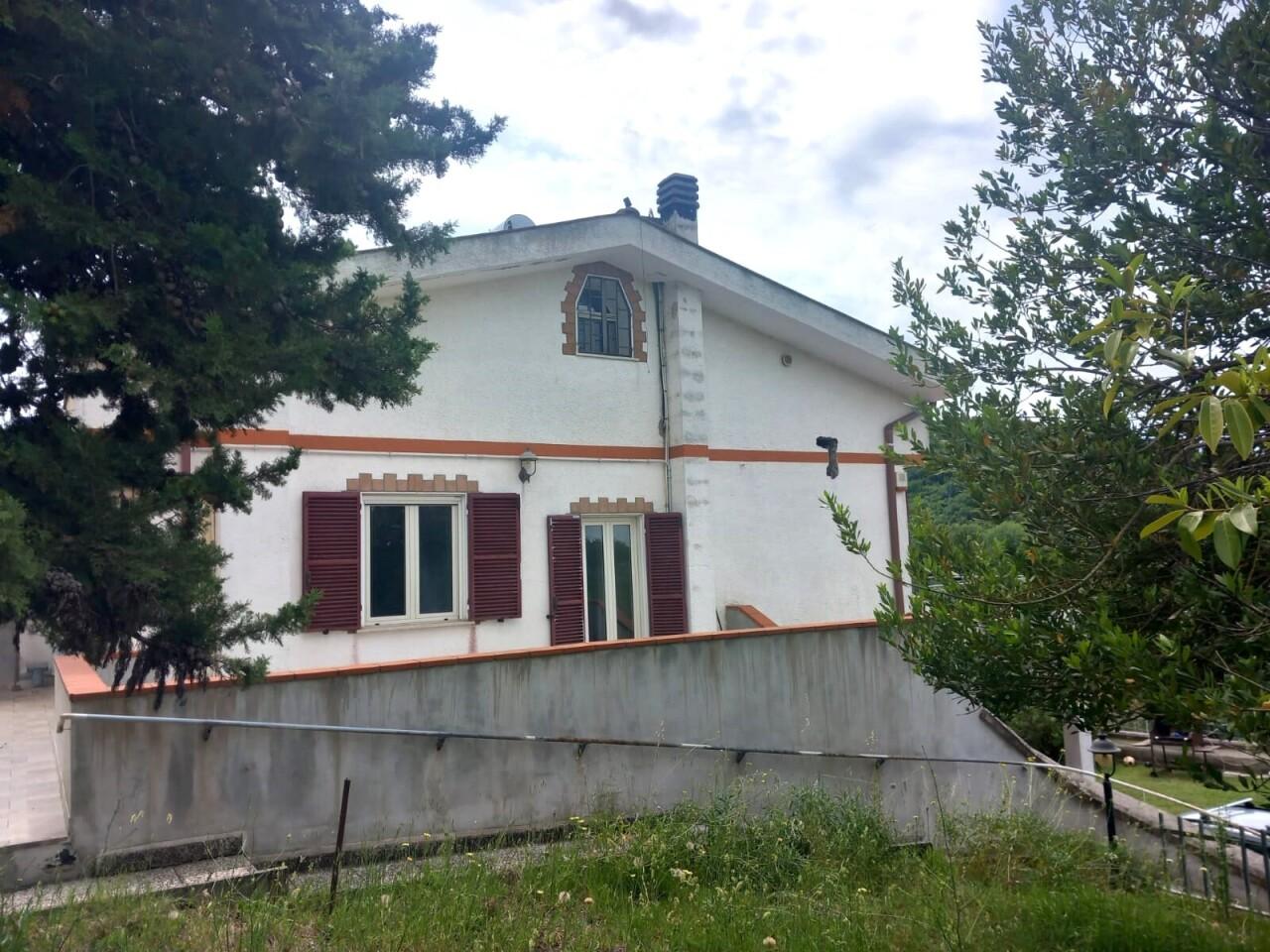 casa indipendente in vendita a Tivoli
