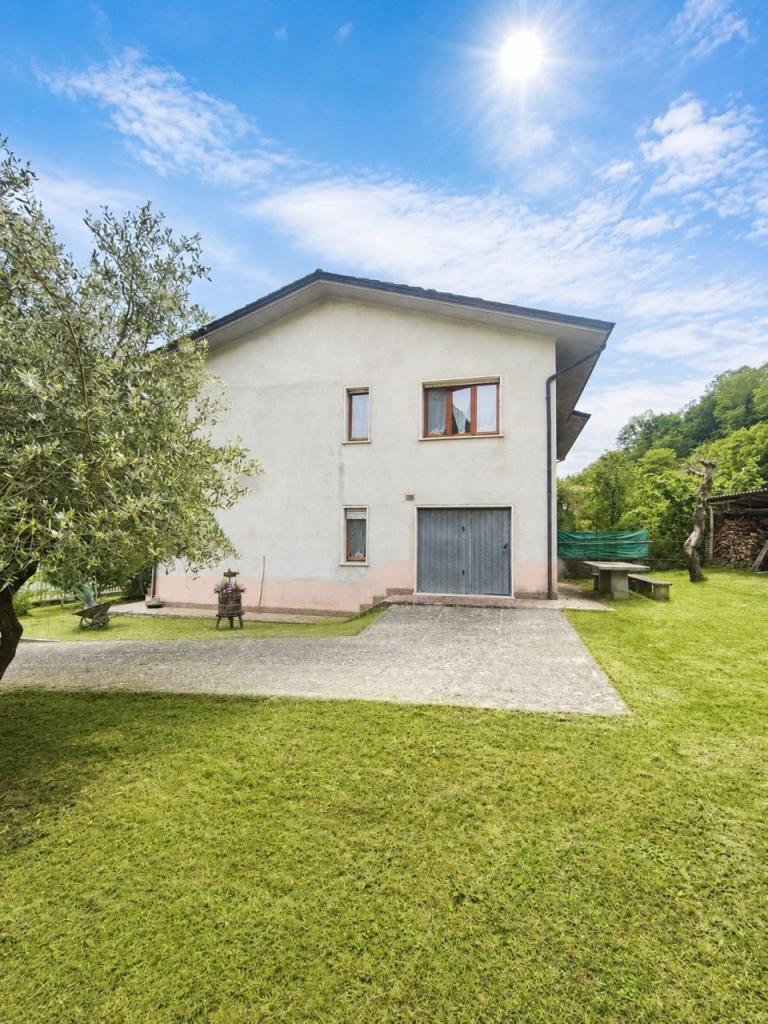 casa indipendente in vendita a Fivizzano in zona Equi Terme