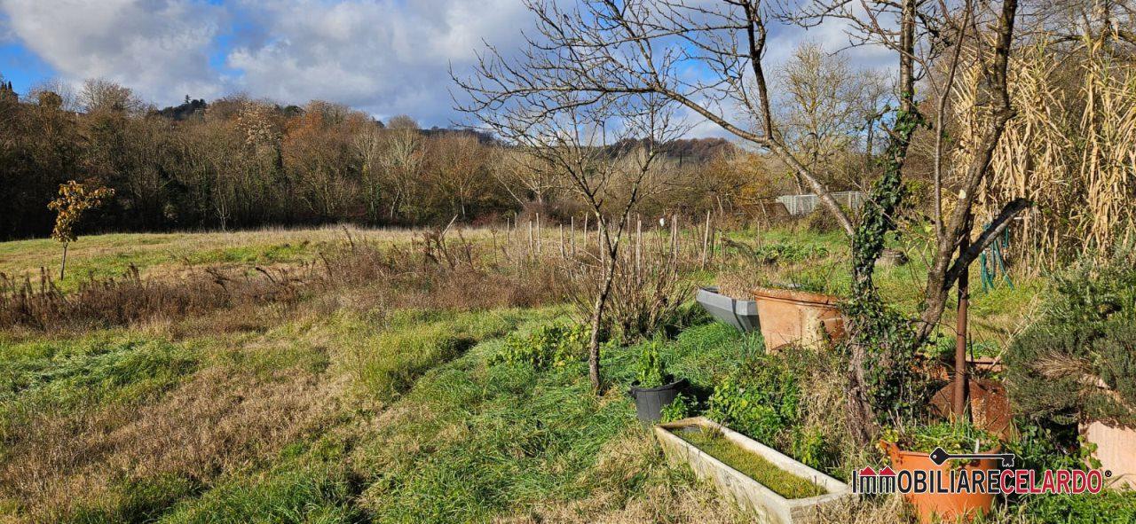 terreno agricolo in vendita a Poggibonsi in zona Staggia Senese