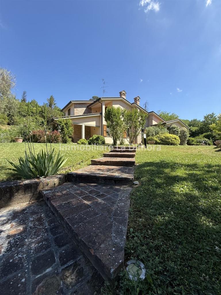 casa indipendente in vendita ad Imola in zona Centro Storico