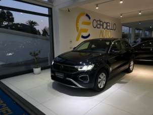 VOLKSWAGEN T-Roc Benzina 2022 usata, Napoli